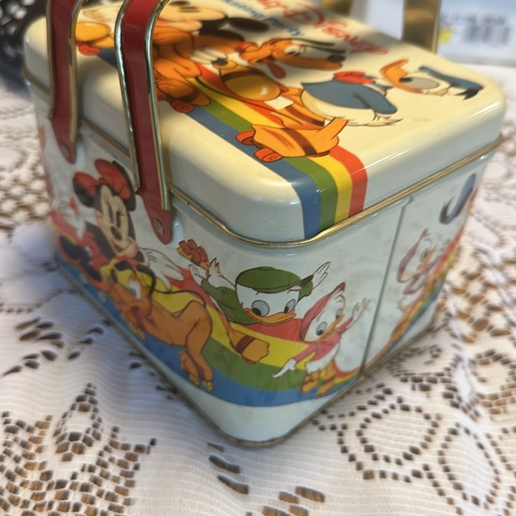 Walt Disney Skating Party Tin with handles - Picture 5 of 7